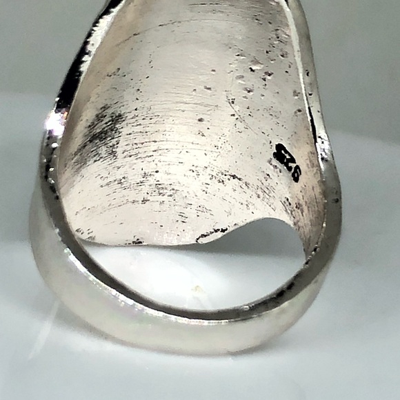 925 Woman’s Profile Sterling Silver Ring - Picture 3 of 10